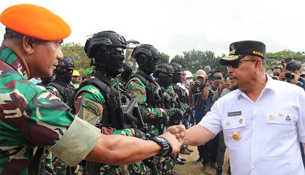 Gubmal MI Apel Pasukan Kunker Pres di Slaki