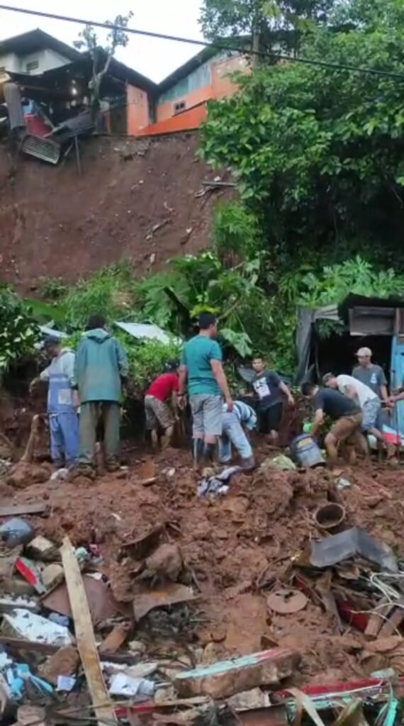 Hujan Guyur Kota Sorong, 2 Warga Tertimbun Longsor