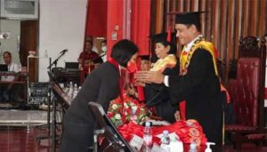 Fakultas Hukum Unpatti Ambon Gelar Yudisium bagi 129 Lulusan, 35 Raih Cumlaude