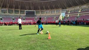 Presiden Jokowi Apresiasi Peran Freeport Bangun Papua Football Academy  