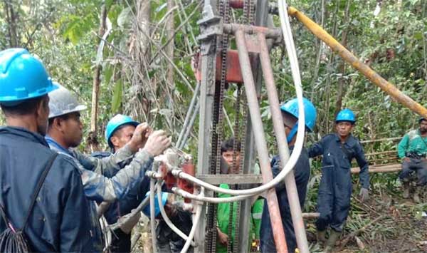 Jadi Lokomotif Penggerak Ekonomi, Raja - Warga Negeri Dukung Kegiatan Seismik di SBT 16 SKK Migas Giat Seismik SBT