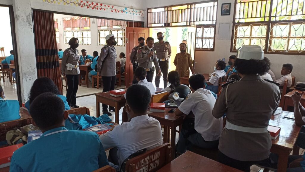 Polisi Kunjungi Tiga SMU di Kota Jayapura, Ada Apa?
