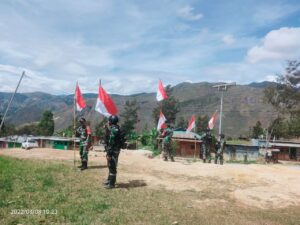 Semarak HUT RI ke-77: TNI Ajak Masyarakat Kampung Jugunggi Cinta Tanah Air