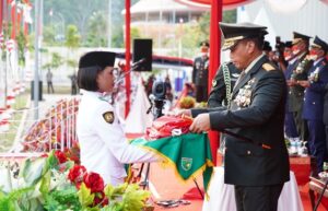 Pangdam Cenderawasih Jadi Irup Penurunan Bendera Merah Putih HUT RI Ke-77