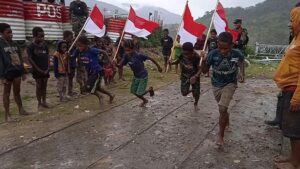 Semangat Masyarakat Papua-Satgas TNI Memeriahkan HUT RI Ke-77 di Puncak Jaya