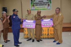 Bupati Minta Kadistrik Kelola Dana Padat Karya Dengan Penuh Tanggung Jawab