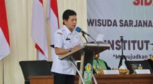 Hadiri Wisuda Sarjana Angk XXIV – Magister XV IAIN Ambon, Pj Sekda Bawa Pesan Gubernur Maluku
