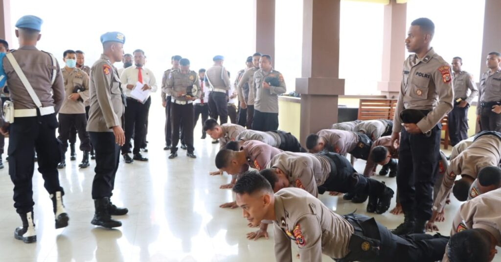 Propam Polda Papua Lakukan Pembinaan Etika Profesi Polri di Polres BVD