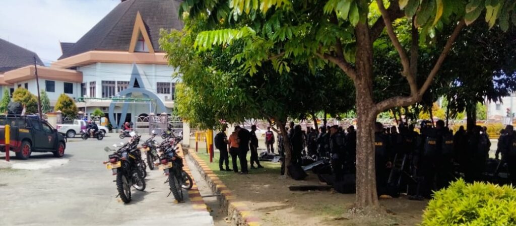 Viral KPK Periksa Gubernur Lukas Enembe, 1 Kompi Brimob Disiagakan