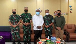 Silaturahmi Pangdam Cenderawasih ke Pdt Lipiyus Biniluk Penuh Keakraban