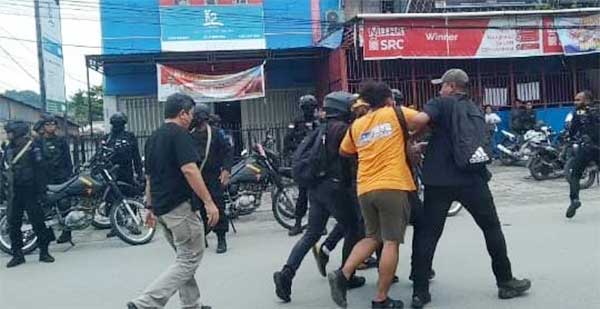 Tak Kooperatif, Korlap Demo Save LE Bayam Keroman Diamankan Polisi