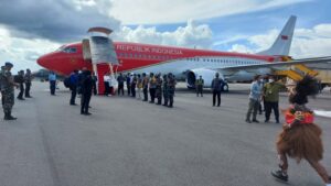 Pangdam Cenderawasih Dampingi Panglima TNI Sambut Presiden Jokowi di Timika