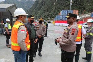 Kapolda Papua Dampingi Presiden Jokowi Kunker di Kabupaten Mimika