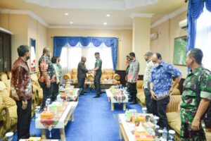 Atensi Presiden Jokowi, Danrem-Bupati Jayapura Bahas Penyelesaian Masalah SMP 1 Sentani