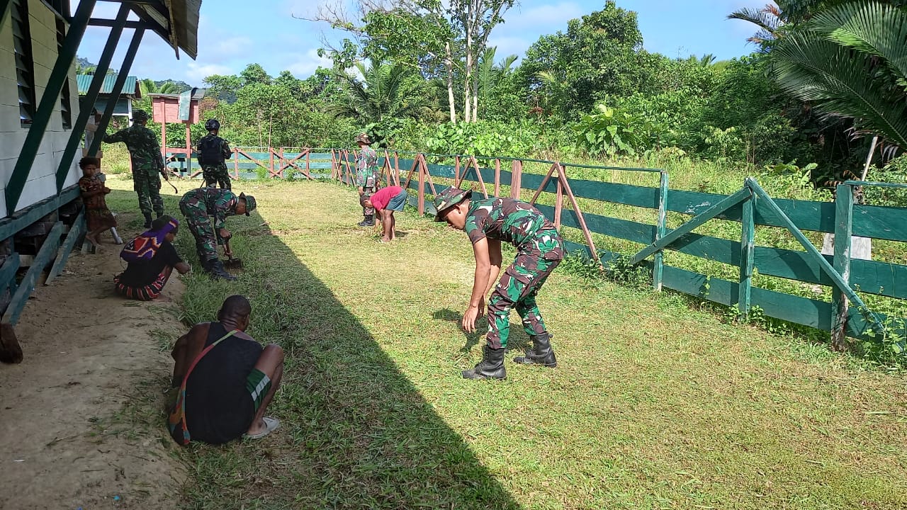 Satgas TNI 126/KC Bersama Warga Bersihkan Gereja di Perbatasan RI-PNG 1 WhatsApp Image 2022 09 04 at 13.03.00