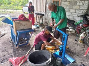 EBT Briket Arang Inovasi Unipa  Jadi Mitra DLHP Kabupaten Manokwari