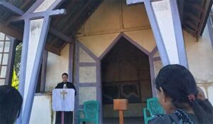 Gedung Gereja Tua GPM Waesamu Mulai Direnovasi, Ini Sikap Kades Riripoy