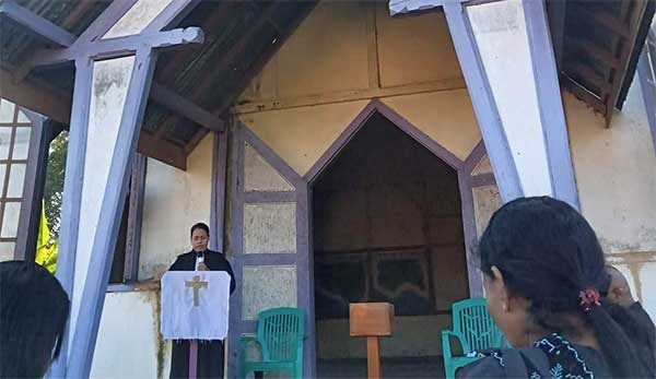 Gedung Gereja Tua GPM Waesamu Mulai Direnovasi, Ini Sikap Kades Riripoy