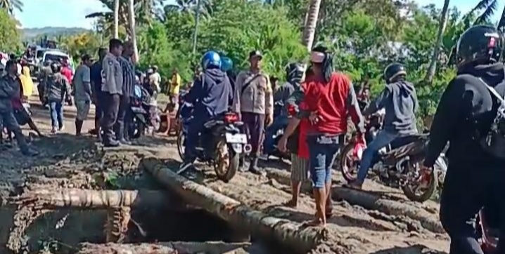 Jalan Lintas Nuruwe Bisa Dilalui Kembali