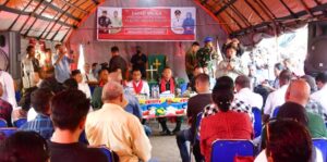 Kunjungi Pengungsi Kariu, Pangdam Pattimura Beri Bantuan Kemanusiaan