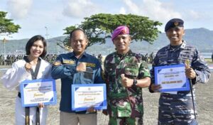 Satker dan Prajurit Berprestasi di Lantamal IX Ambon Terima Reward