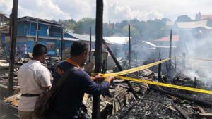 14 Unit Rumah di Dok IX Ludes Terbakar, Polisi Olah TKP Cari Tahu Penyebabnya