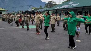 Kodim Puncak Jaya Gelar Senam Bersama KBT Jelang HUT Ke-77 TNI