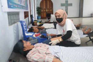 Grup Astra Papua Gandeng PMI dan GPI Bukit Zaitun Jayapura Gelar Baksos