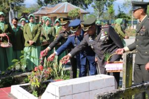 Rangkaian HUT TNI Ke-77, Dandim Jayawijaya Pimpin Ziarah Ke TMP Wamena