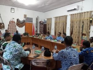 Rapat Penanganan Kebakaran Pasar Dolog Agats, Danyonif 600/Mdg: TNI Siap Dukung