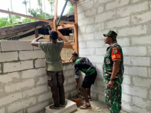 Semangat Satgas TMMD Kodim Biak Numfor Selesaikan Pembangunan Rumah