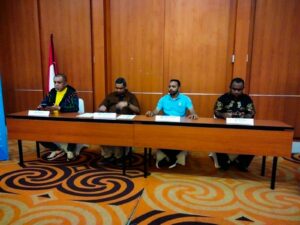 Piter Ell Lawan Gustaf Kawer Di Muscab IV DPC Peradi Kota Jayapura
