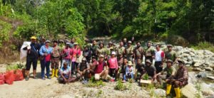15 Komunitas dan Polda Papua Tanam Pohon di Kampwolker