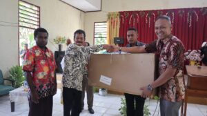 Ibadah Bersama Mantan Petinggi OPM, Danrem 172/PWY Serahkan Tali Asih Pangdam Cenderawasih
