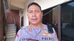 Terjunkan 100 Personel, Kapolresta : Giat KPK di Kediaman Lukas Enembe Berjalan Baik 3 Kapolresta JPR Kota Kawal KPK di Rmh LE