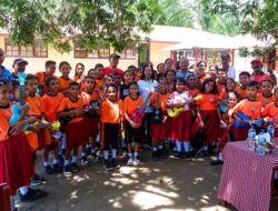 Leader Mollucan Ukulele Kunjungi SDN 3 Hative Besar, Kepsek Sambut Baik