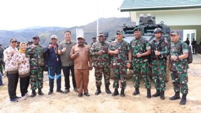 Pangdam Jaya Kunjungi Satgas Pamrahwan Yonmek 203 Di Tiom