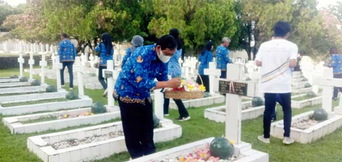Balai Kemen PUPR Maluku Ziarah TMP Ambon