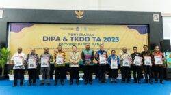 Serahkan DIPA dan TKDD Tahun 2023, Waterpauw Minta Transparan dan Akuntabel 13 IMG 20221202 WA0005