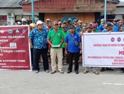 Puluhan TKBM Biak Tolak Permenhub Soal Penetapan Tarif Jasa Bongkar Muat Barang