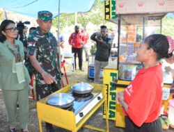 Kado Natal Peserta UMKM Binaan Korem 172/PWY: 1 Unit Gerobak Martabak