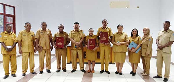 3 ASN Setwan Biak Numfor Terima Penghargaan