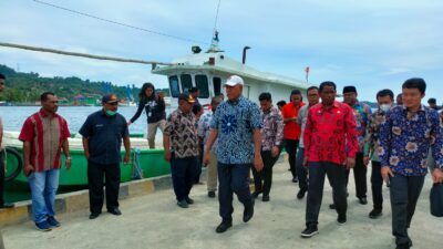 Jaga Stabilisasi Inflasi, Pj Gubernur Waterpauw Belanja Masalah di Pasar