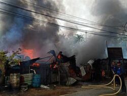 Mess dan Bengkel Terbakar di Deplat, Polisi Dalami Penyebabnya