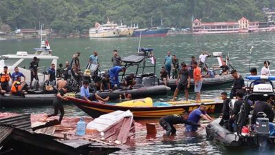 Tim Gabungan Evakuasi Karyawan Cirita Cafe Korban Gempa Jayapura