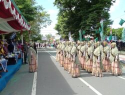 Puluhan Regu Gerak Jalan Ibu-ibu Kota Sorong Meriahkan HARLA Muslimat NU ke-77