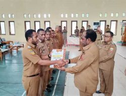 Pemkab Keerom Serahkan DPA-SKPD 2023 Lebih Awal, Bupati Langsung Tekankan Ini