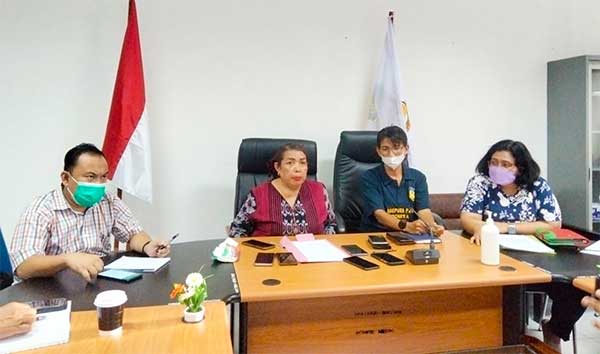 Soal Insentif Covid-19 Nakes RSUD Abepura Belum Dibayar, Ternyata Begini Faktanya 1 Direktur RSUD Abepura dr Daisy C Urbinas Konfers