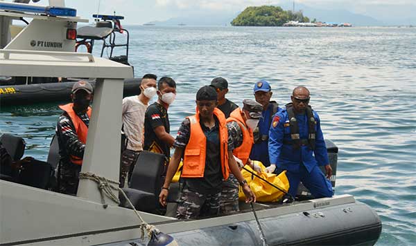 Nelayan Tenggelam di Pantai Holtekamp Ditemukan 1 Tim SAR Gabungan Ketemu Nelayan Tenggelam