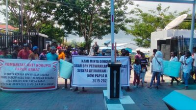 Desak Ekspos PKN, Komunitas Anti Korupsi Geruduk Kantor BPK